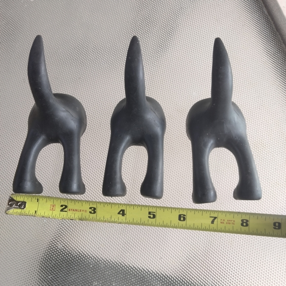 Three dog tail hooks - Picture 5 of 6
